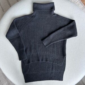 Aritzia Wilfred Free Lin Wool Sweater in Dark Grey